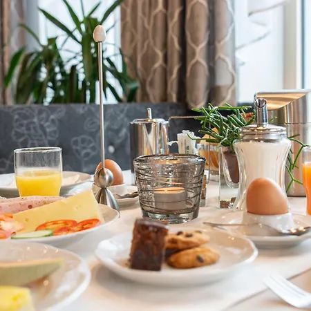 Otel Garni Helvetia 3*