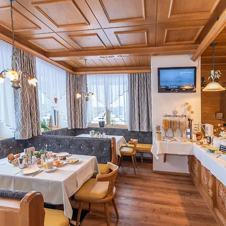 Garni Helvetia Otel 3*