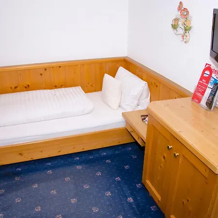 Garni Helvetia Otel Ischgl