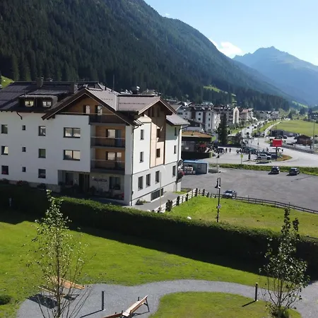 Otel Garni Helvetia